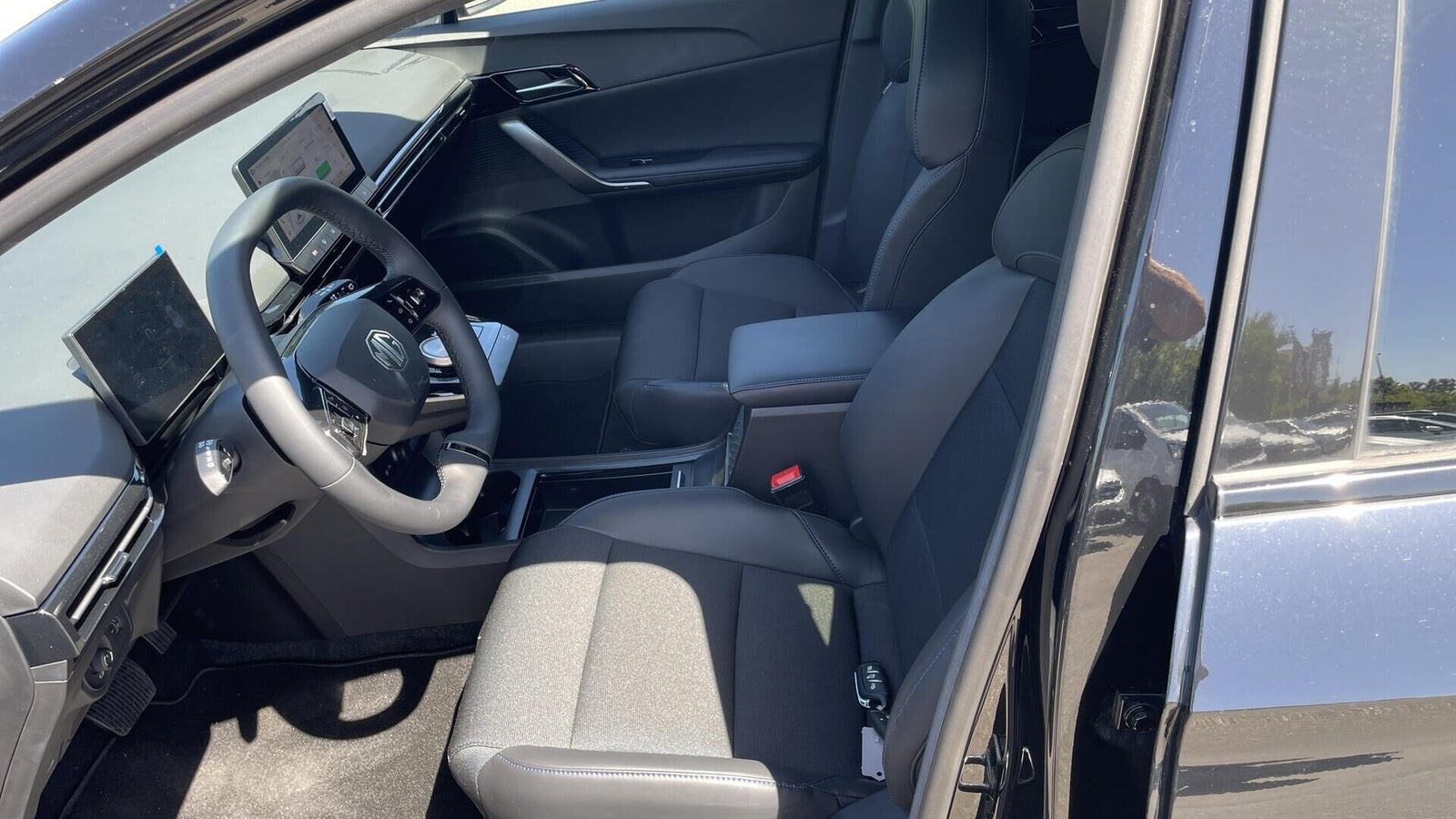 Beige MG MG4 fra 2024