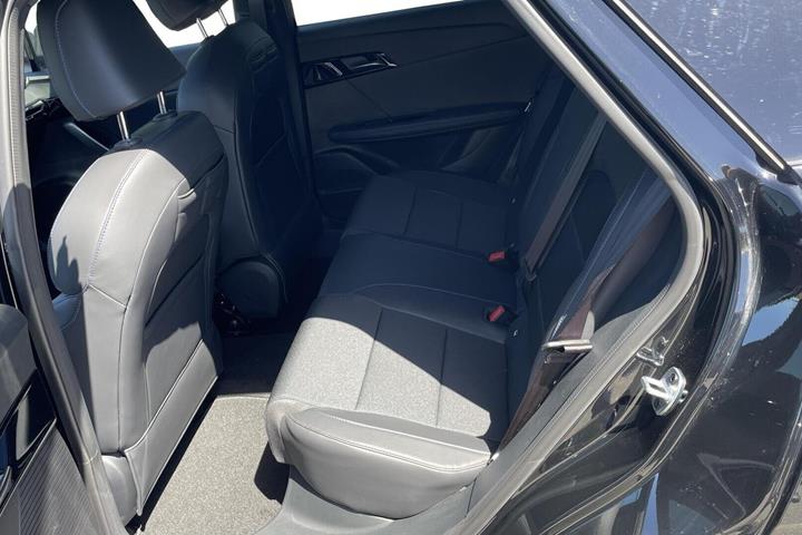 Beige MG MG4 fra 2024