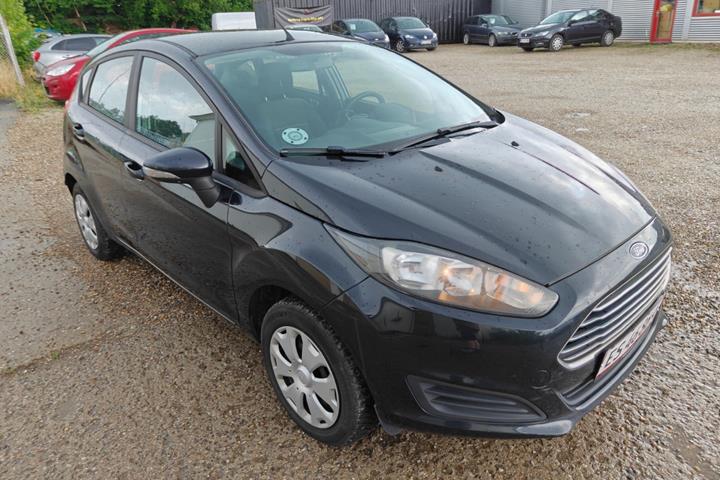 Gul Ford Fiesta fra 2014