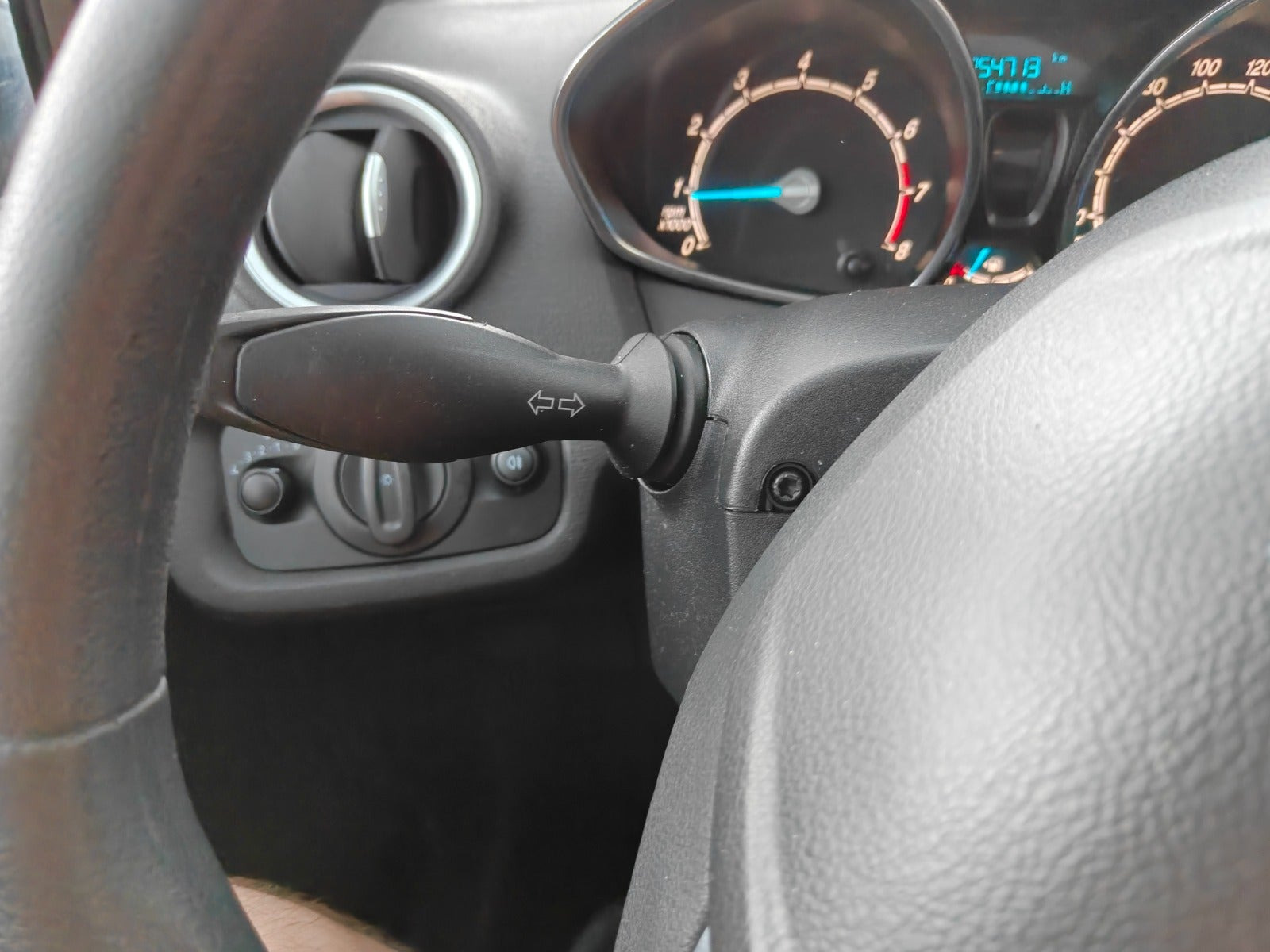 Gul Ford Fiesta fra 2014