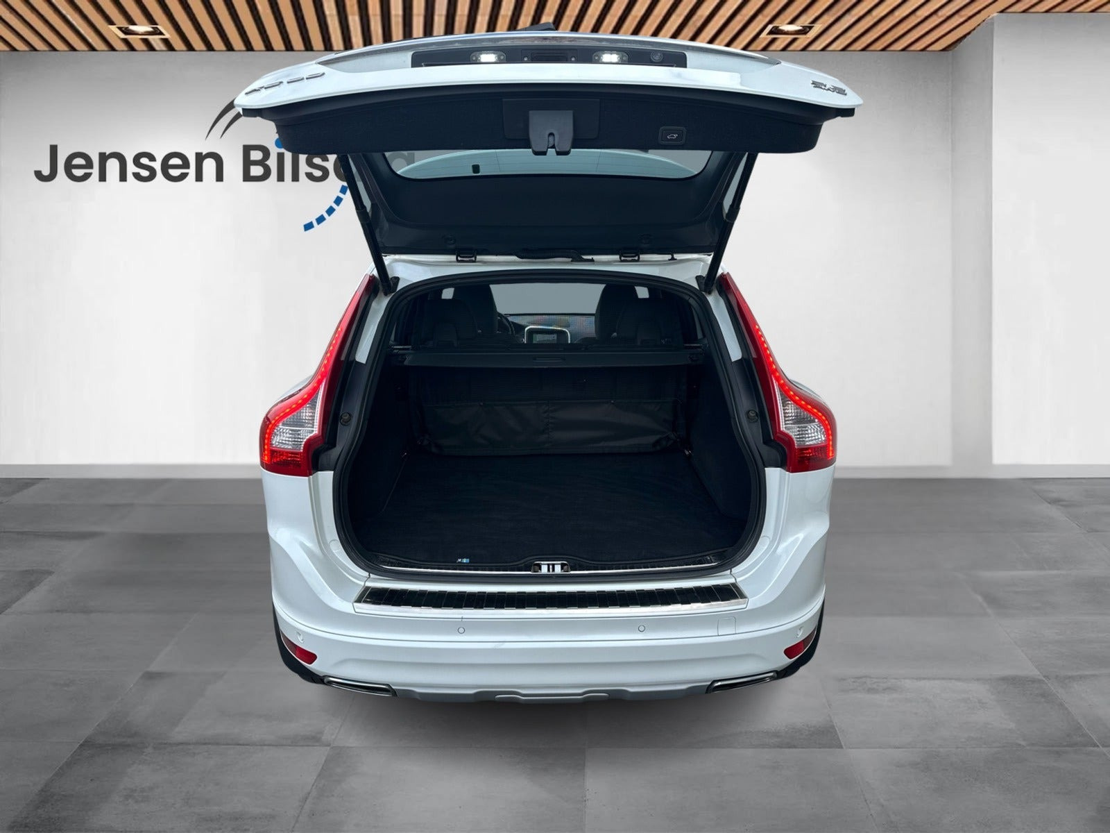 Hvid Volvo XC60 fra 2017