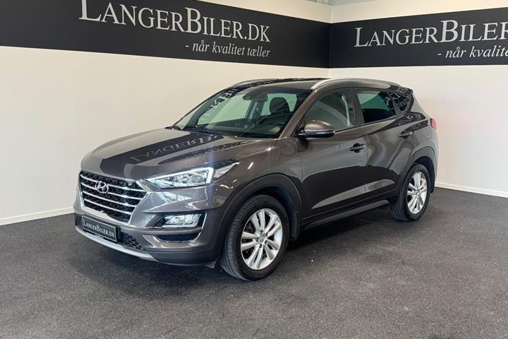 Grå Hyundai Tucson fra 2019 set udefra