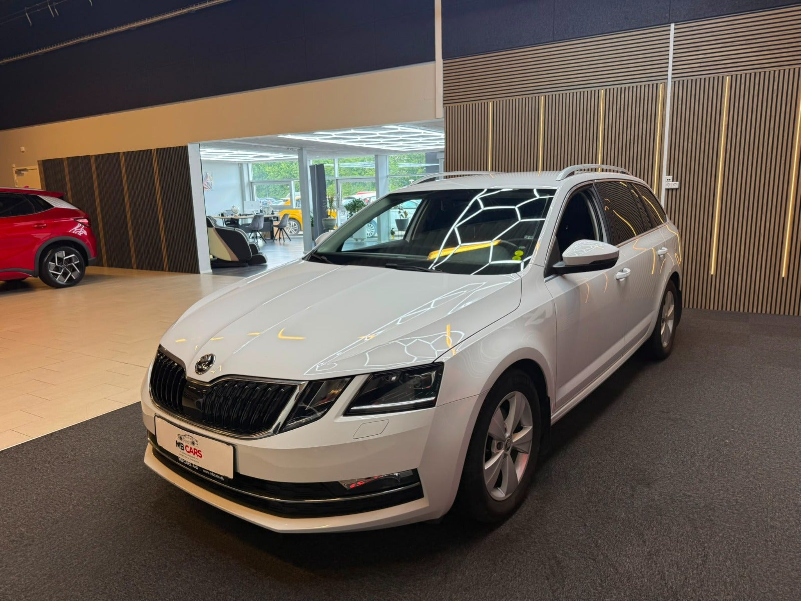 Hvid Skoda Octavia fra 2019