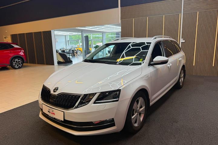 Hvid Skoda Octavia fra 2019