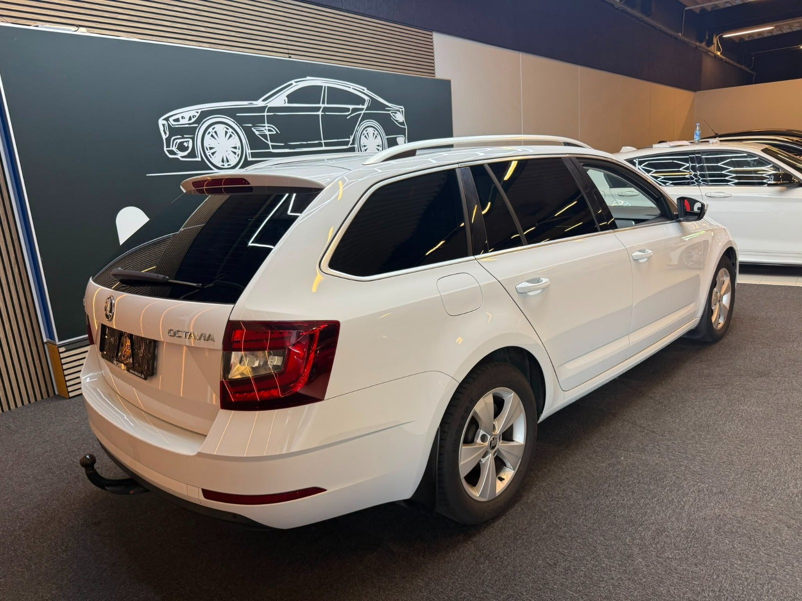 Hvid Skoda Octavia fra 2019