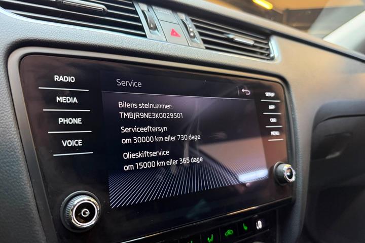 Hvid Skoda Octavia fra 2019