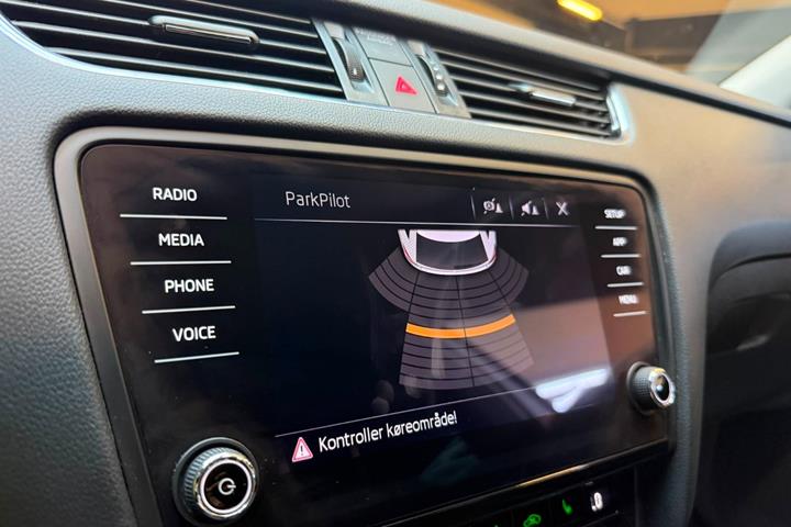 Hvid Skoda Octavia fra 2019