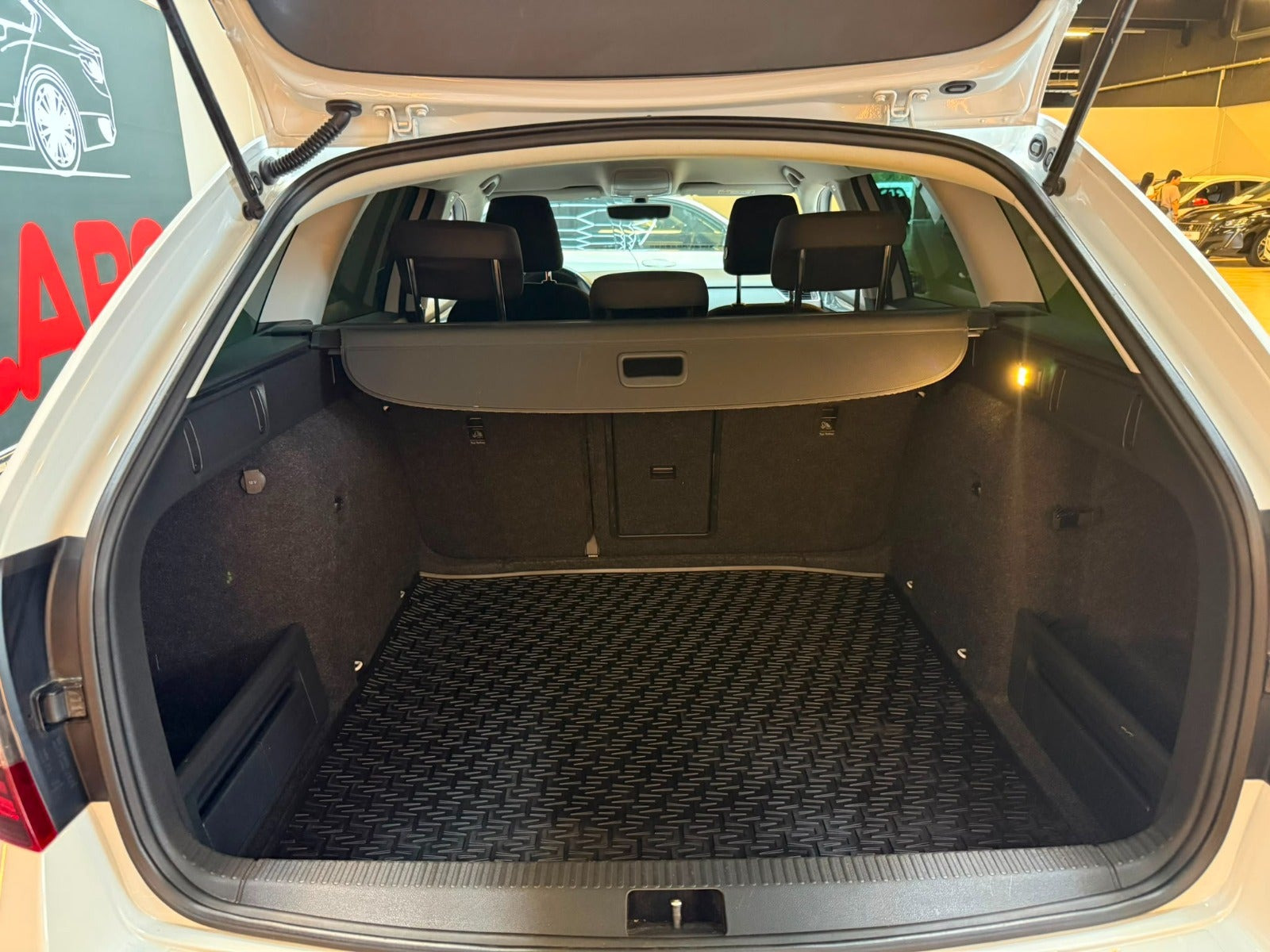 Hvid Skoda Octavia fra 2019