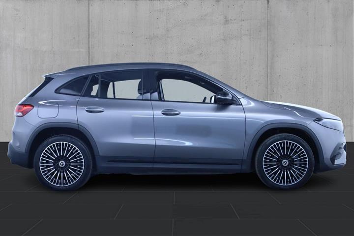 Grå Mercedes EQA250+ fra 2023