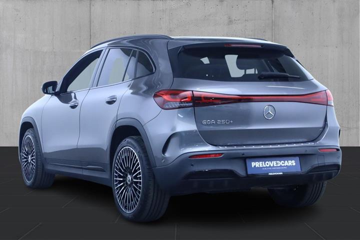 Grå Mercedes EQA250+ fra 2023