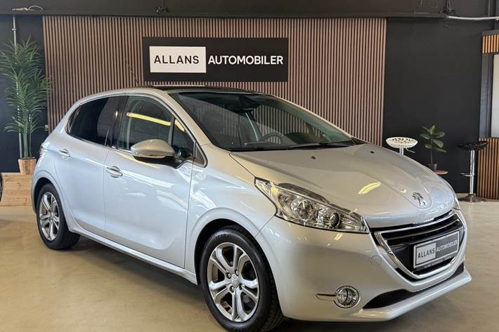 Grå Peugeot 208 fra 2014