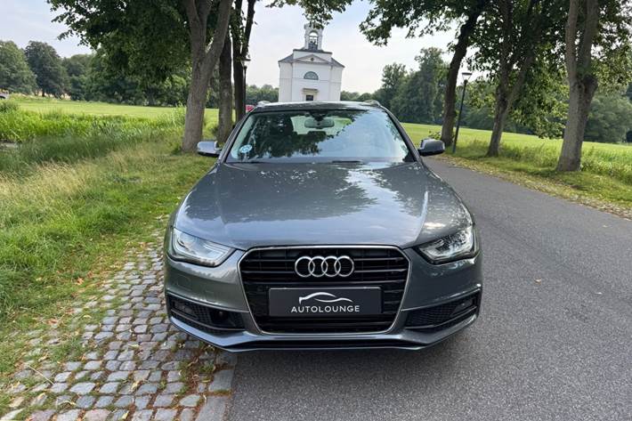 Grå Audi A4 fra 2015