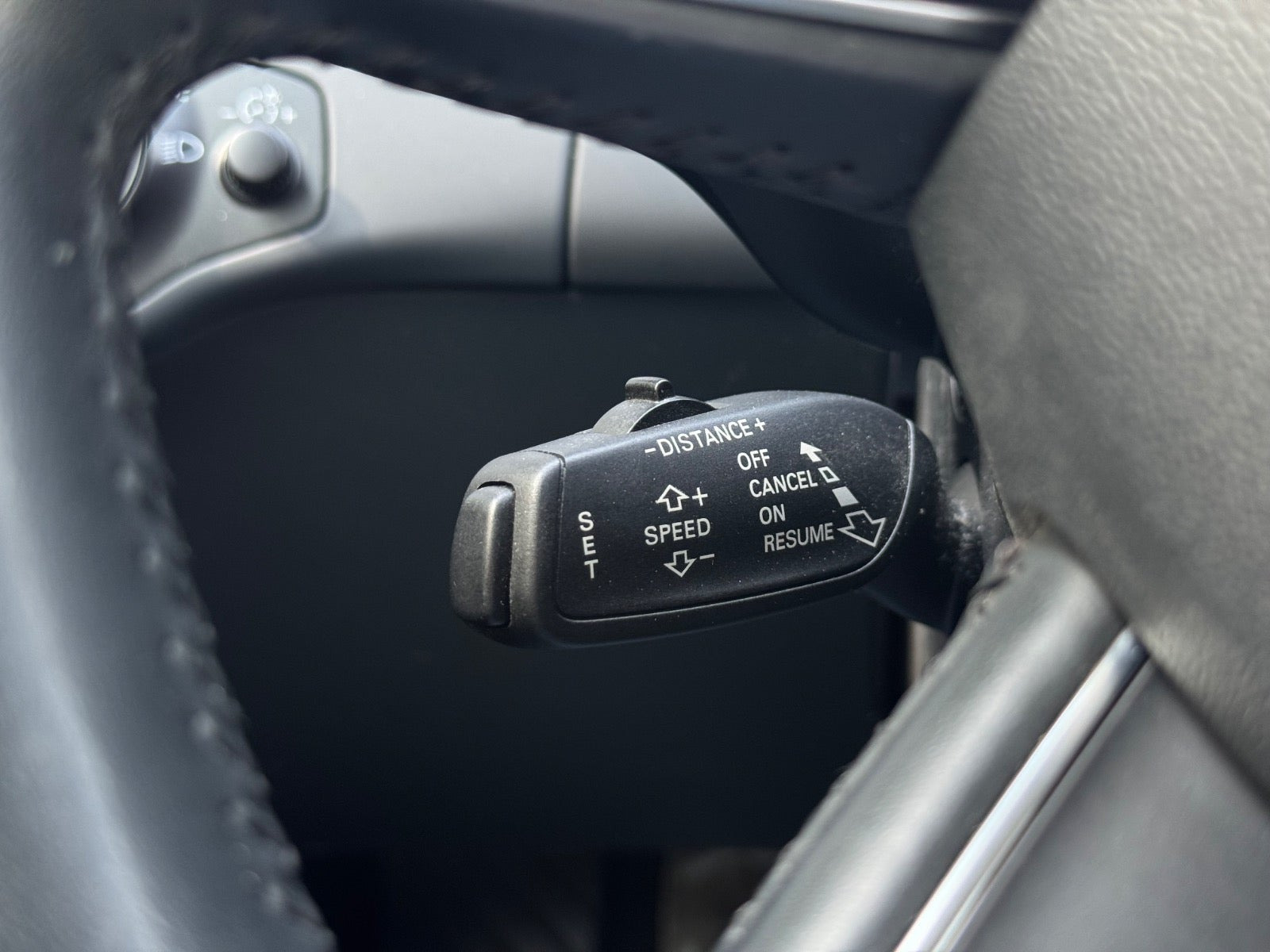 Grå Audi A4 fra 2015