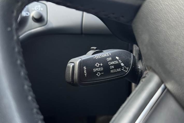 Grå Audi A4 fra 2015