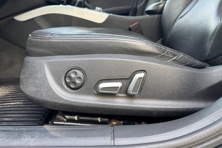 Grå Audi A4 fra 2015