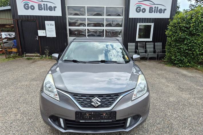 Grøn Suzuki Baleno fra 2016