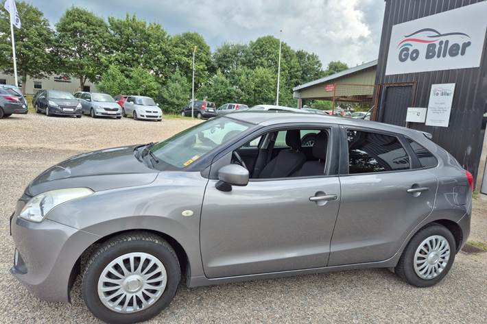 Grøn Suzuki Baleno fra 2016