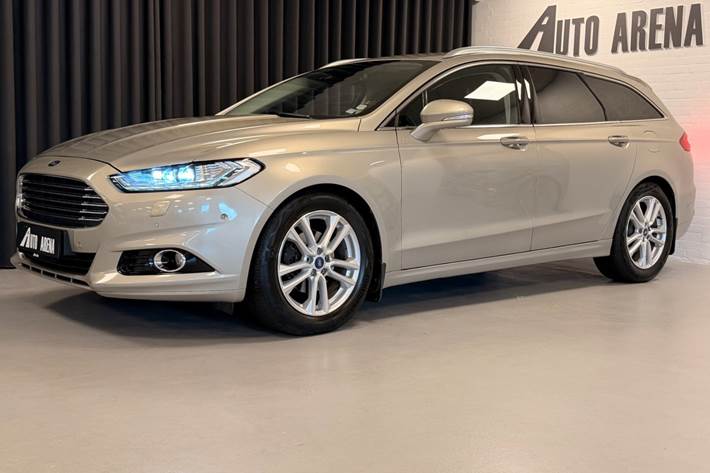 Orange Ford Mondeo fra 2015