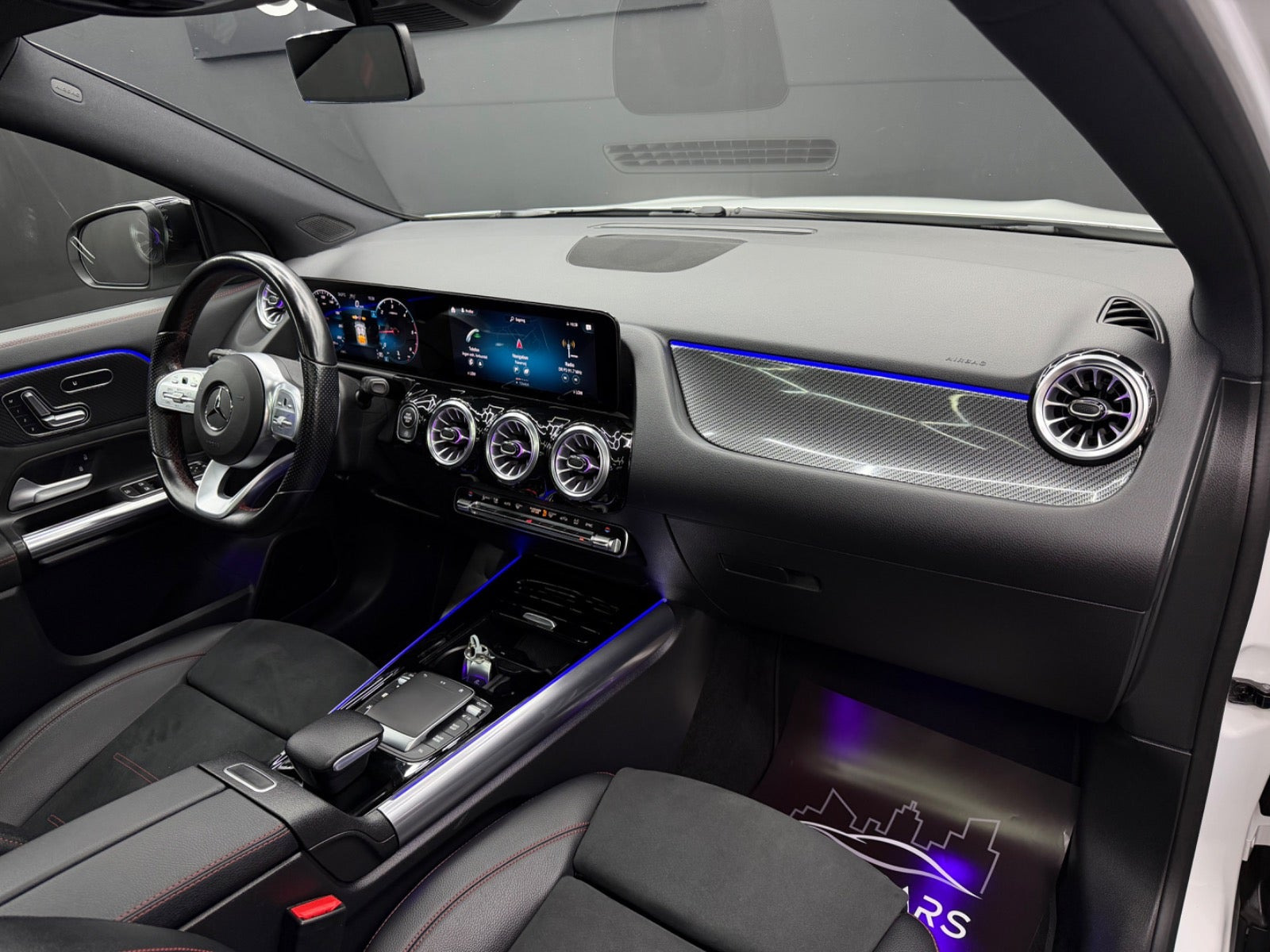 Hvid Mercedes GLA200 d fra 2021