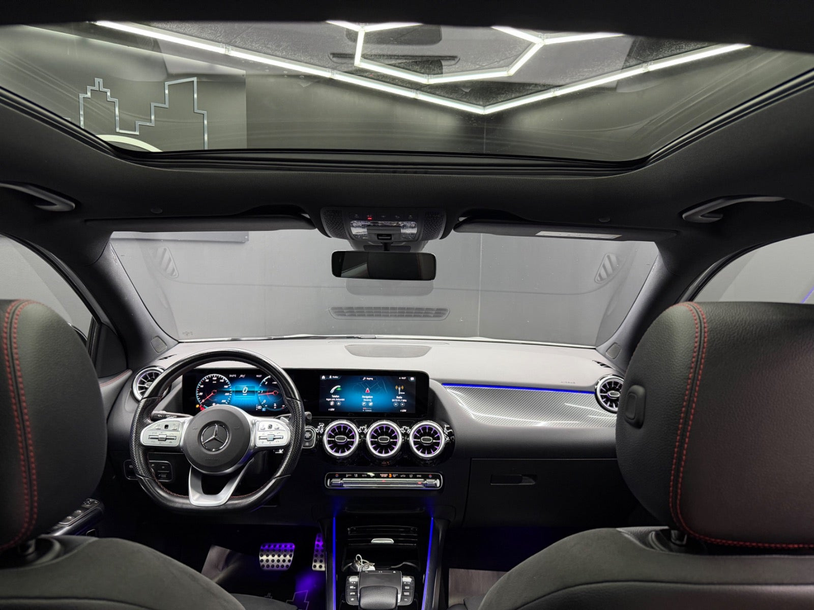 Hvid Mercedes GLA200 d fra 2021