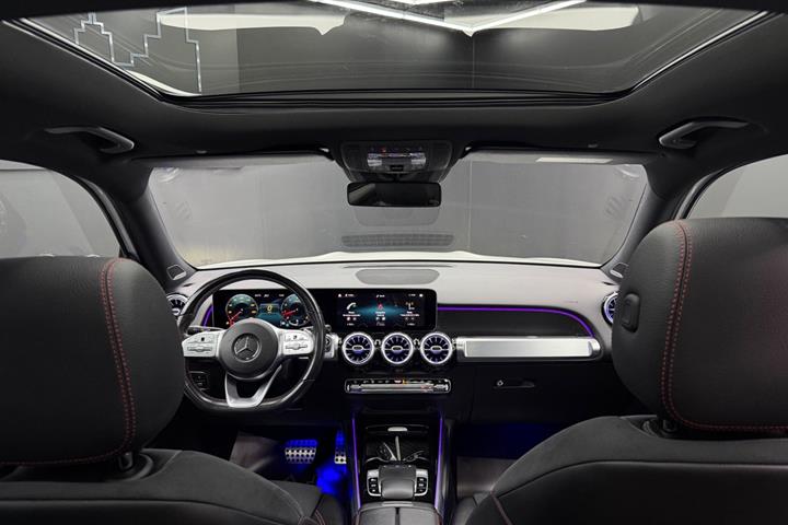 Hvid Mercedes GLB250 fra 2020