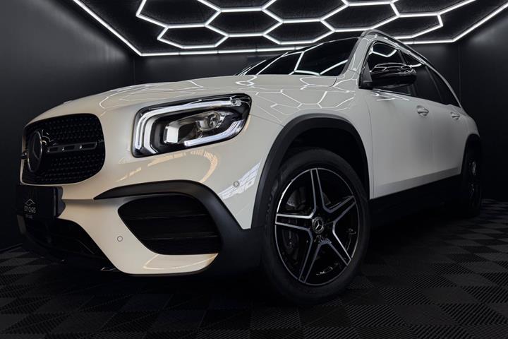 Hvid Mercedes GLB250 fra 2020
