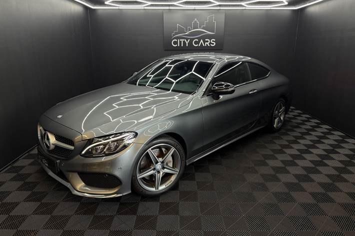 Grå Mercedes C300 fra 2016