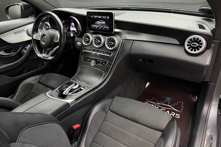 Grå Mercedes C300 fra 2016