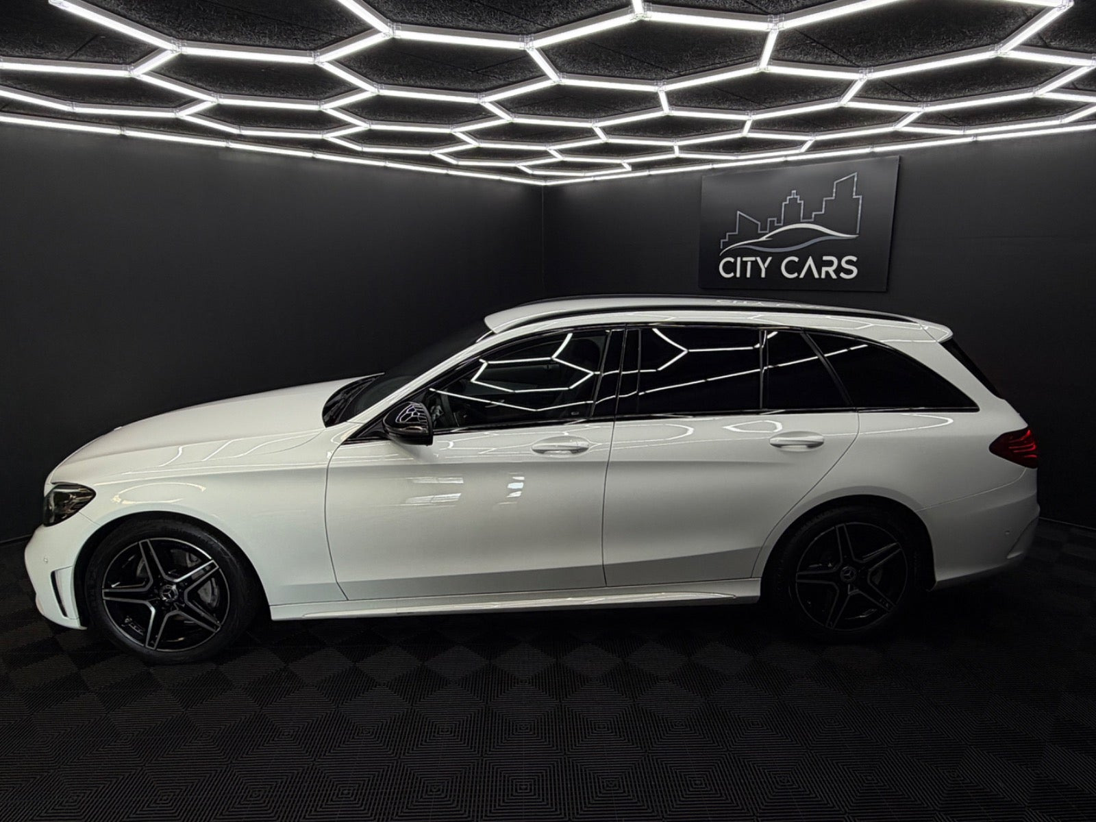 Hvid Mercedes C220 d fra 2021