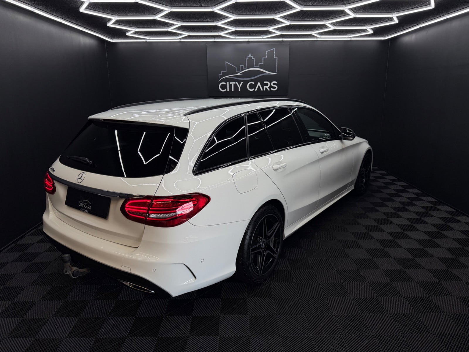 Hvid Mercedes C220 d fra 2021