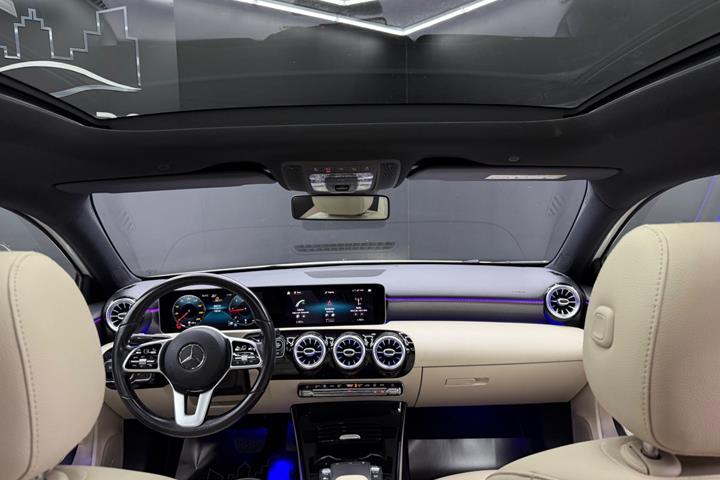 Hvid Mercedes A200 d fra 2020