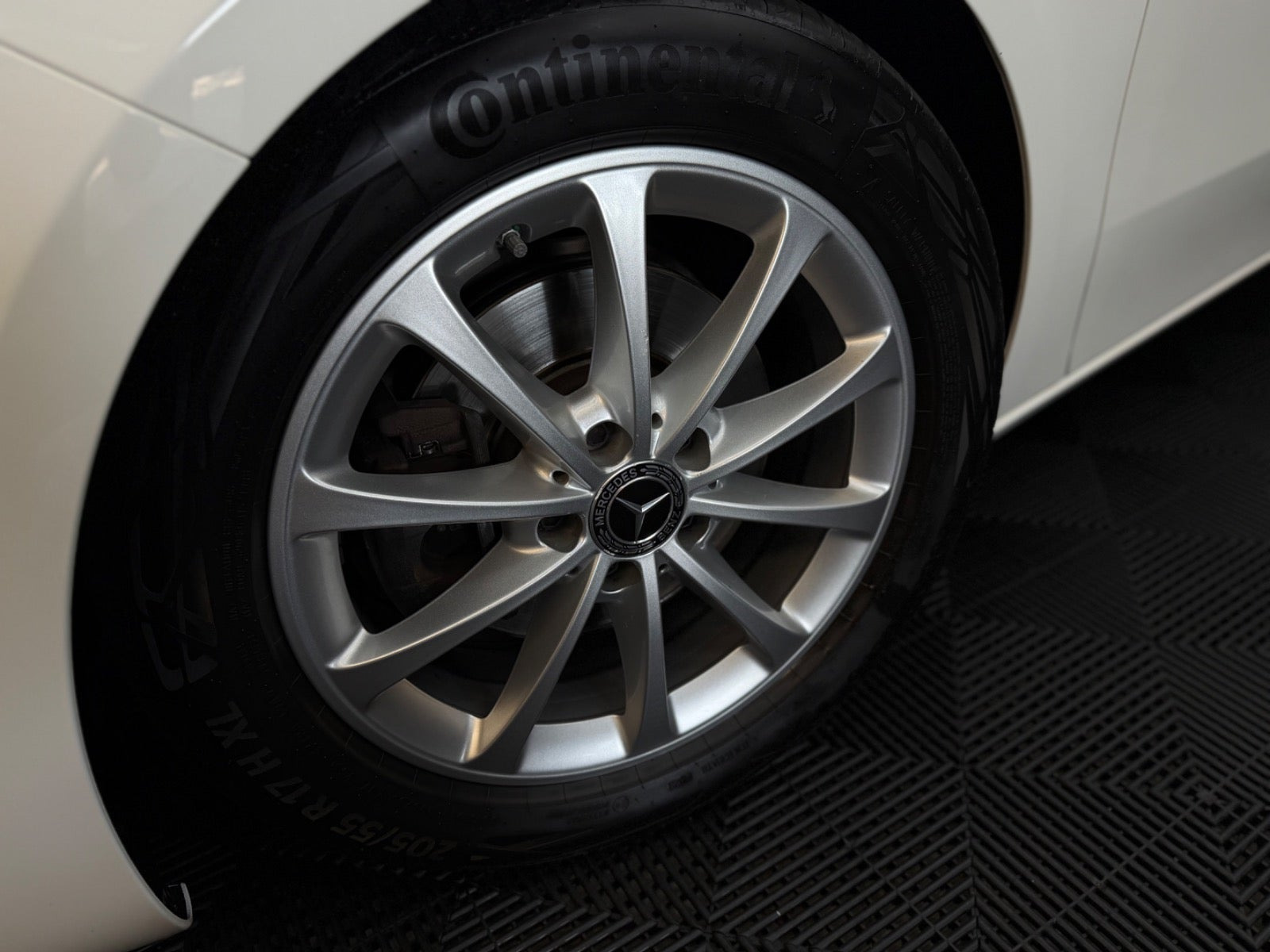 Hvid Mercedes A200 d fra 2020