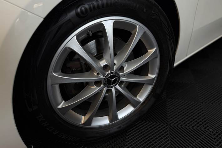 Hvid Mercedes A200 d fra 2020