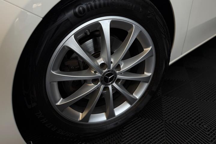 Hvid Mercedes A200 d fra 2020