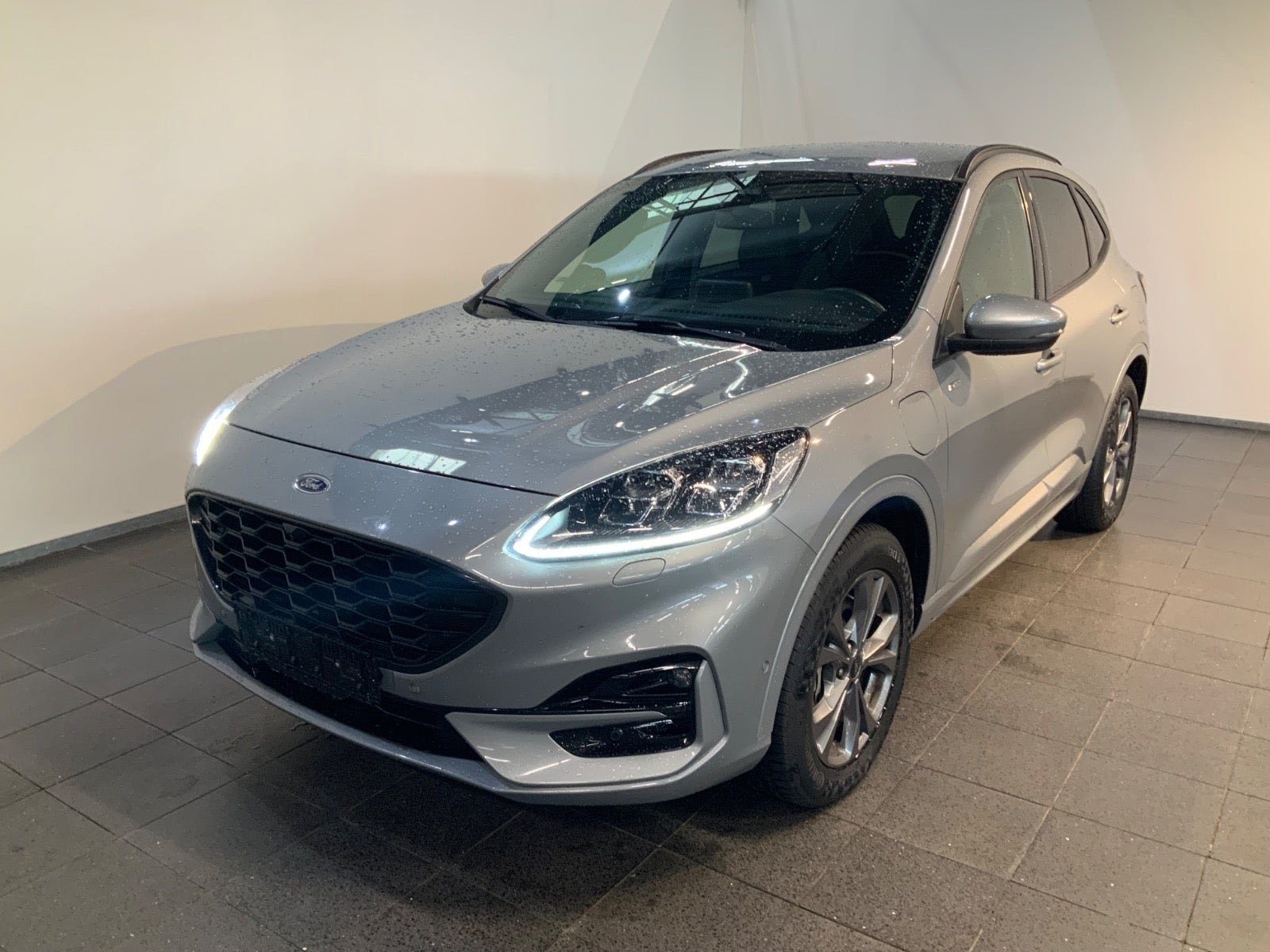 Ford Kuga 2,5 PHEV ST-Line X CVT