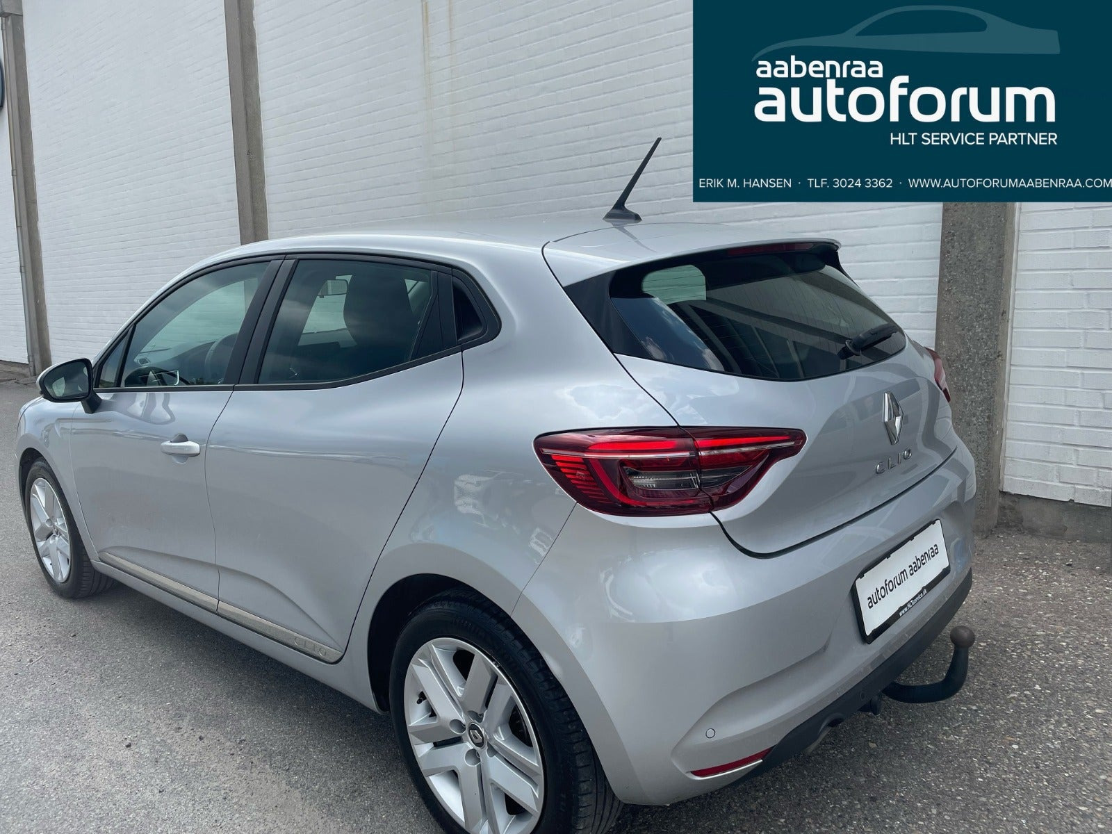 Sølv Renault Clio V fra 2023
