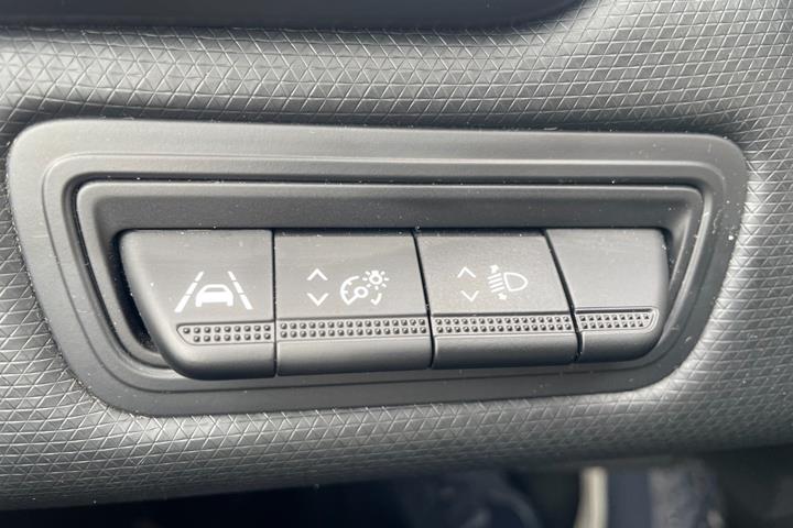 Sølv Renault Clio V fra 2023