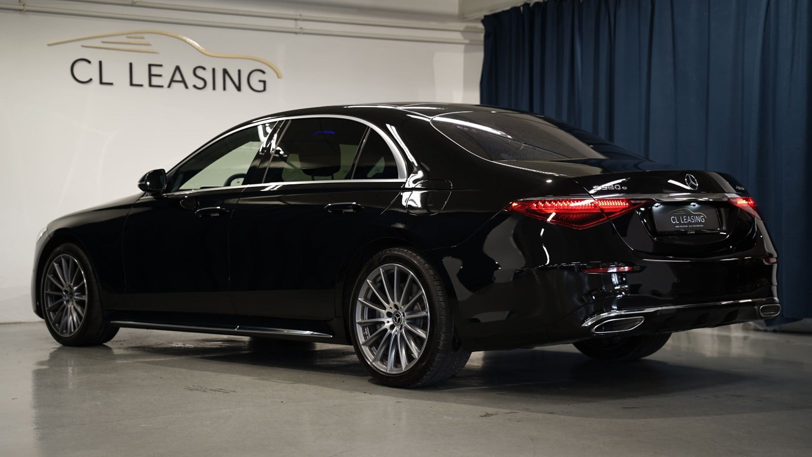 Sort Mercedes S580 e fra 2023