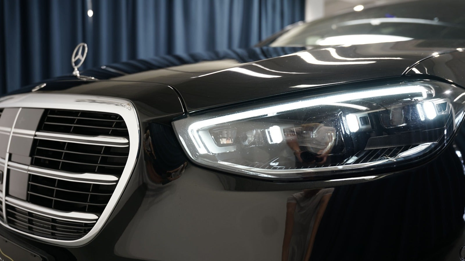 Sort Mercedes S580 e fra 2023
