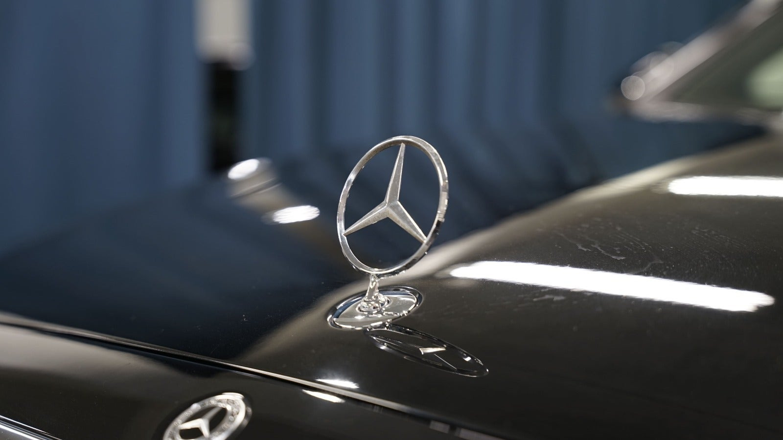 Sort Mercedes S580 e fra 2023