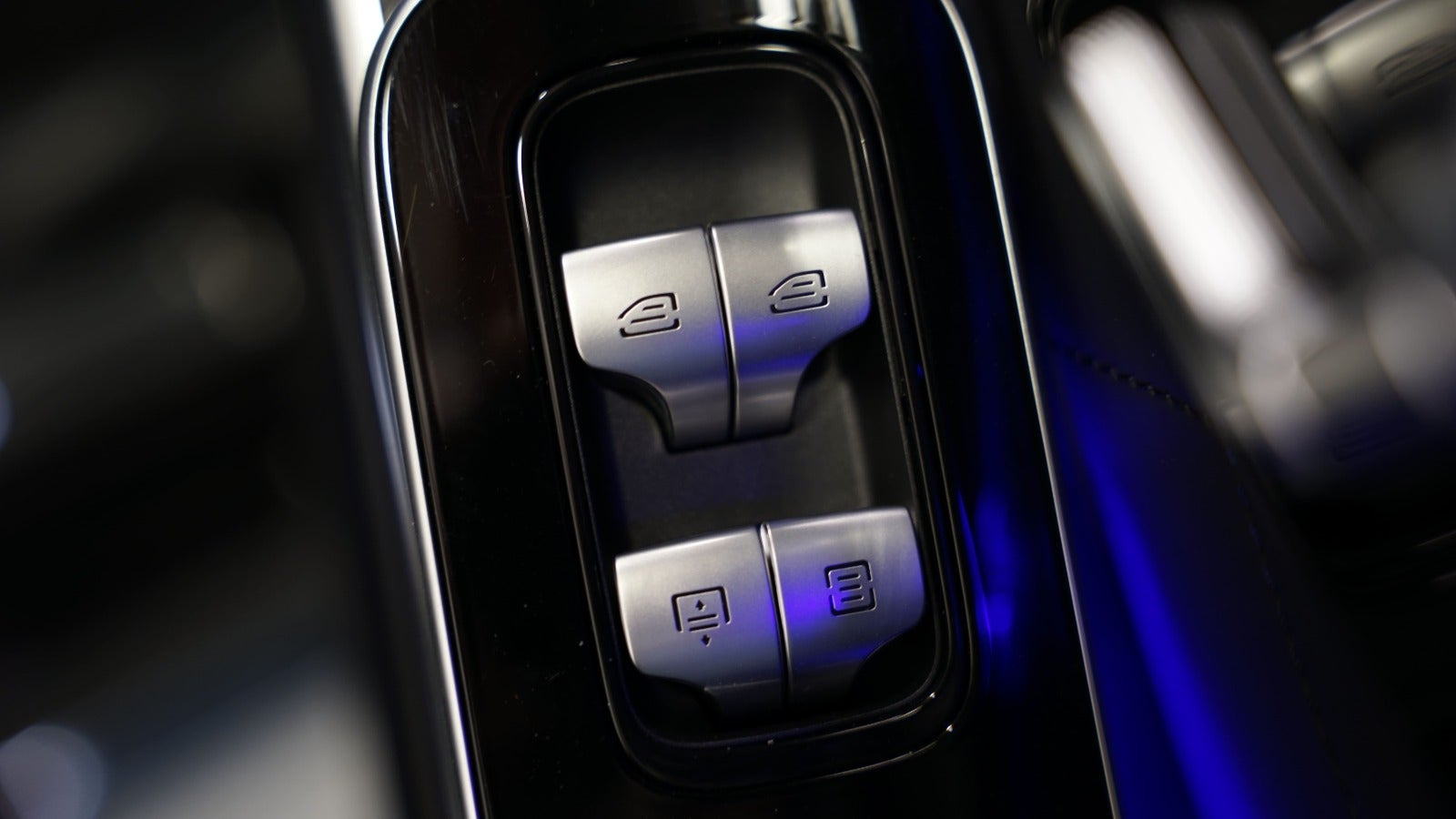 Sort Mercedes S580 e fra 2023
