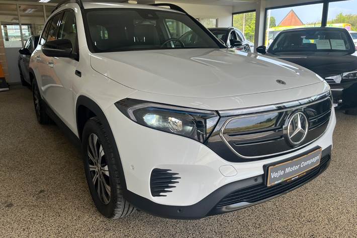Hvid Mercedes EQB250 fra 2022