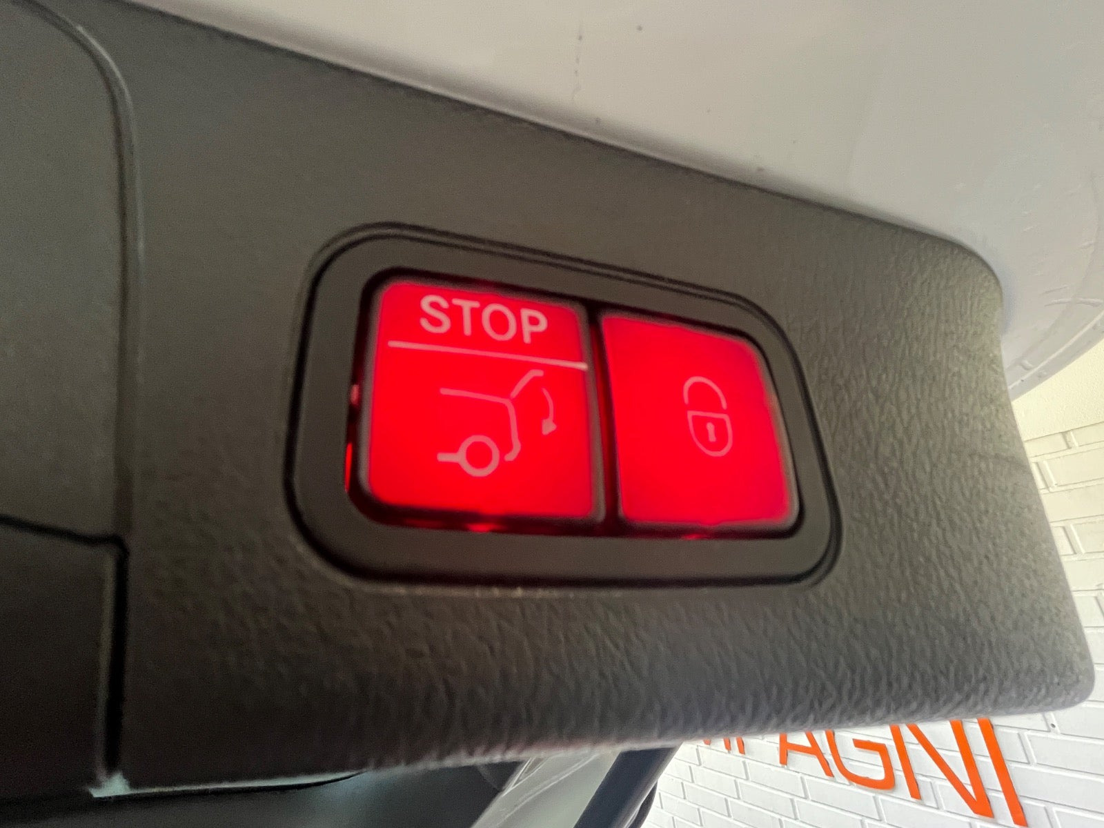 Hvid Mercedes EQB250 fra 2022