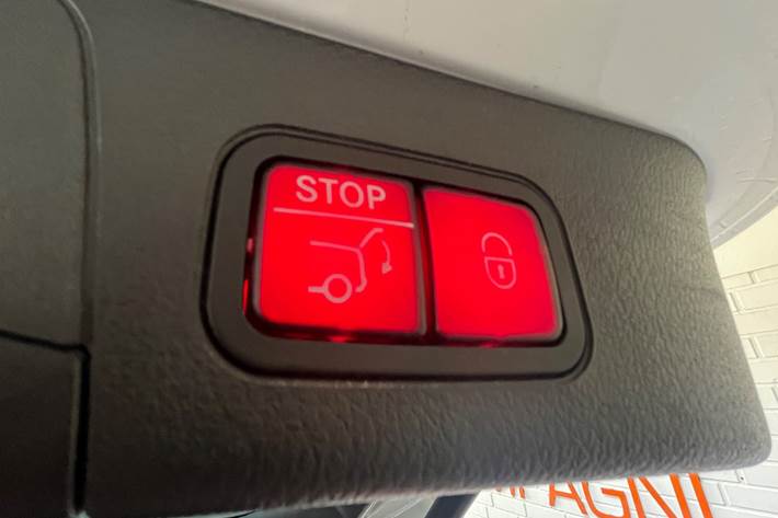 Hvid Mercedes EQB250 fra 2022