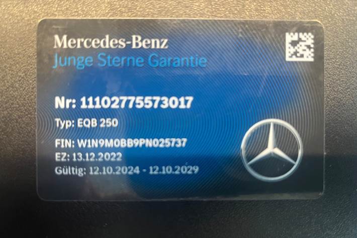 Hvid Mercedes EQB250 fra 2022