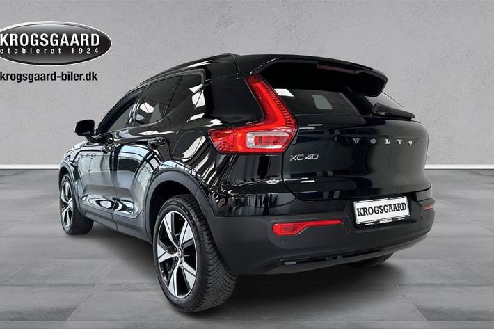 Sort Volvo XC40 fra 2022