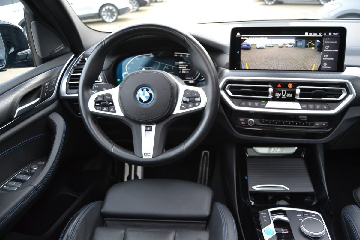 Sort BMW iX3 fra 2023