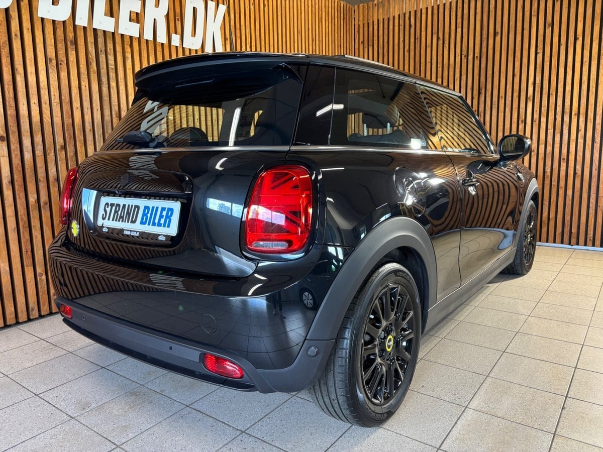Sort Mini Cooper SE fra 2023