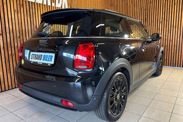 Sort Mini Cooper SE fra 2023