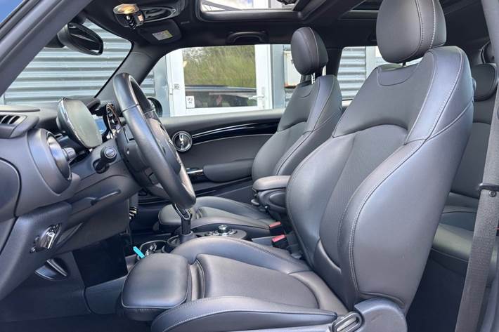 Sort Mini Cooper SE fra 2023